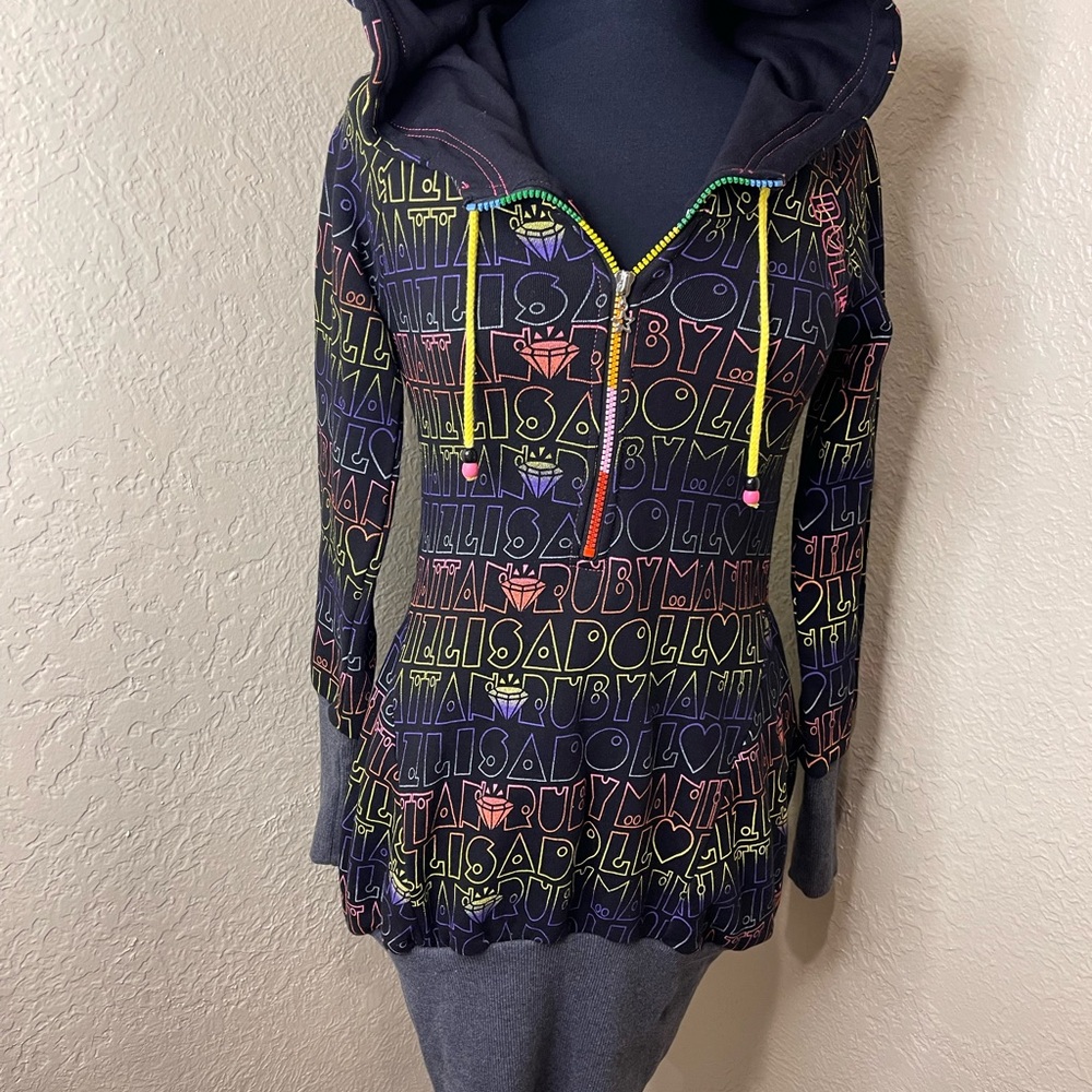 LIZ LISA DOLL MANHATTAN RUBY Hoodie Sweater Dress Colorful Text Diamond Print S
